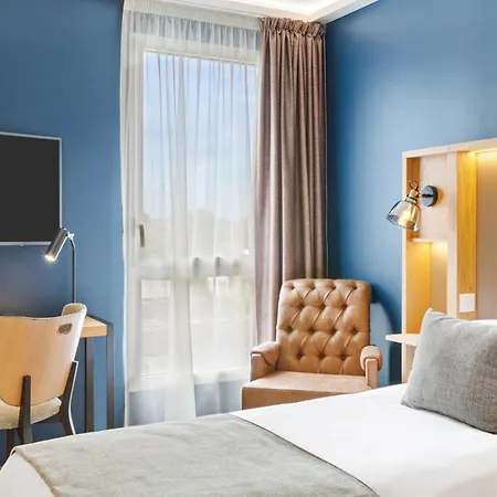 Aiden By Western T'aim & Compiègne