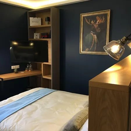 Aiden By Western T'aim & Compiègne