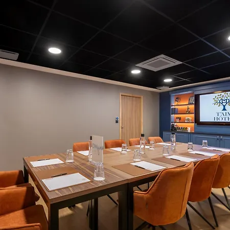 Aiden By Western T'aim & 4* Compiègne