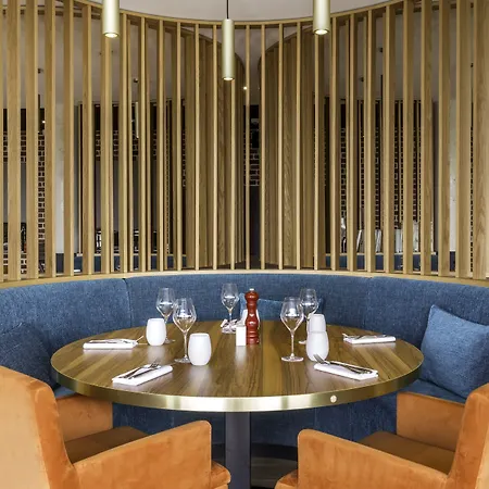 Aiden By Western T'aim & 4* Compiègne