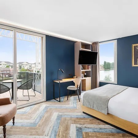 Aiden By Western T'aim & 4*