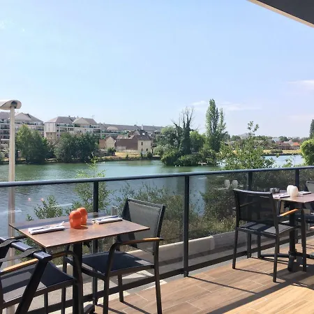 Aiden By Western T'aim & 4* Compiègne