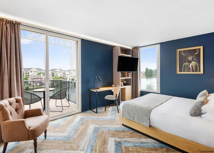 Aiden By Western T'aim &