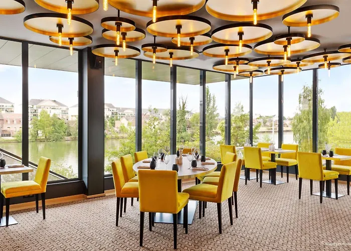 Aiden By Western T'aim & Hotel