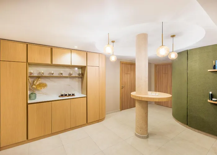 Aiden By Western T'aim &