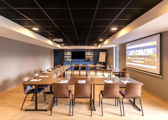 Aiden By Western T'aim &