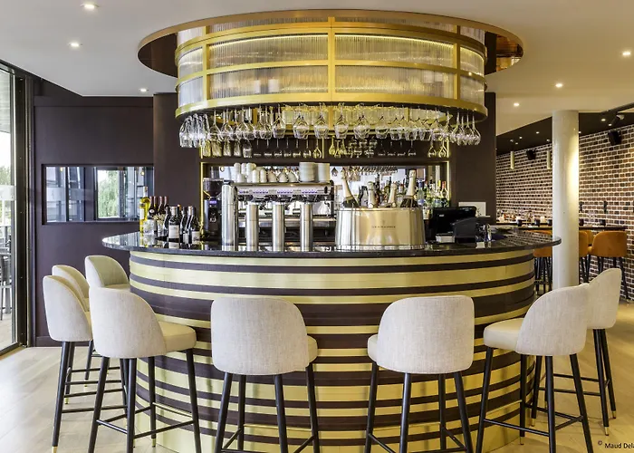 Aiden By Western T'aim & 4*