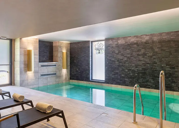 Aiden By Western T'aim & Hotel 4*