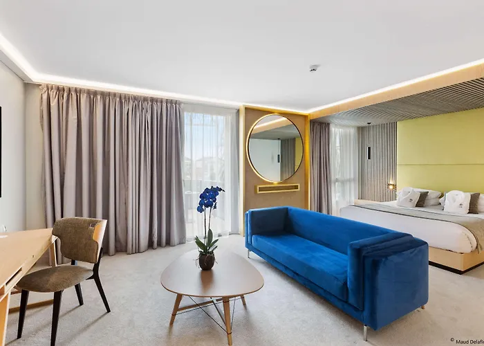 Aiden By Western T'aim & 4* Compiegne