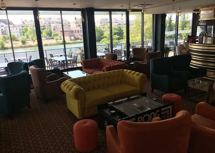 Aiden By Western T'aim & 4*